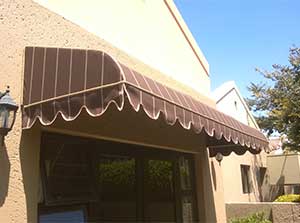 Bullnose awning